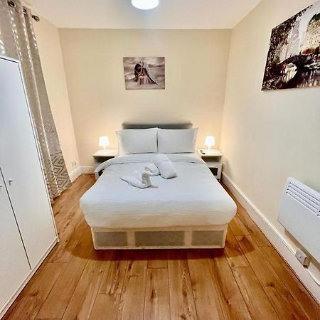 Studio Flat In Colliers Wood Apartment London Bagian luar foto