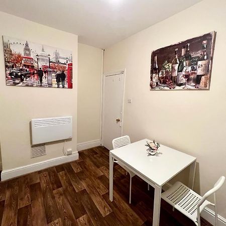 Studio Flat In Colliers Wood Apartment London Bagian luar foto