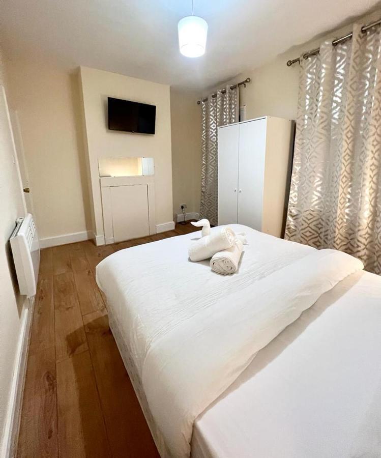 Studio Flat In Colliers Wood Apartment London Bagian luar foto