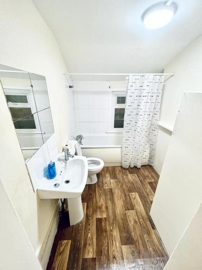 Studio Flat In Colliers Wood Apartment London Bagian luar foto
