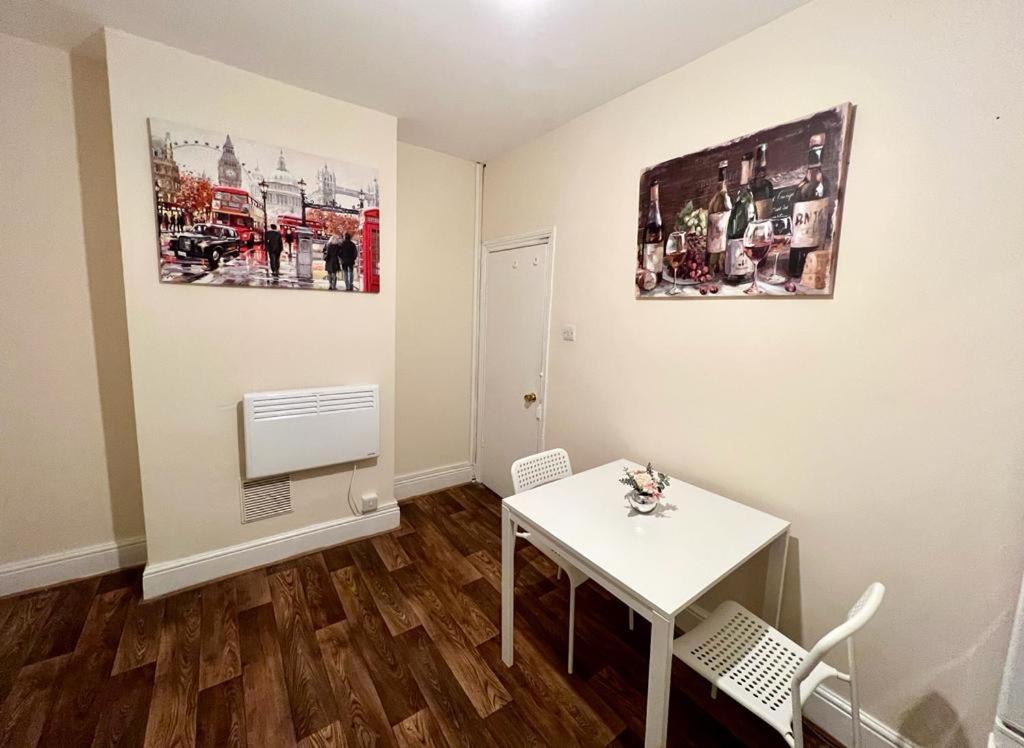 Studio Flat In Colliers Wood Apartment London Bagian luar foto